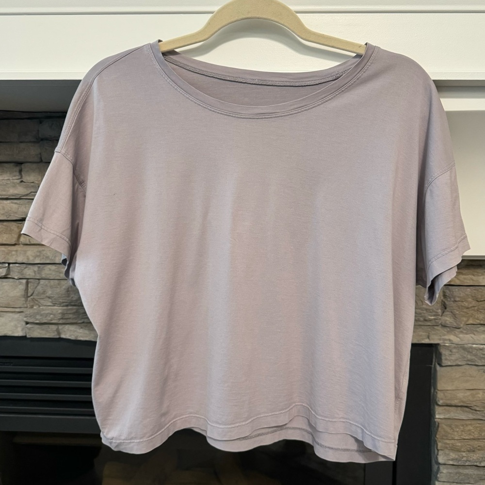 Lululemon Lilac Slightly cropped T-Shirt Top, Size 8/Medium